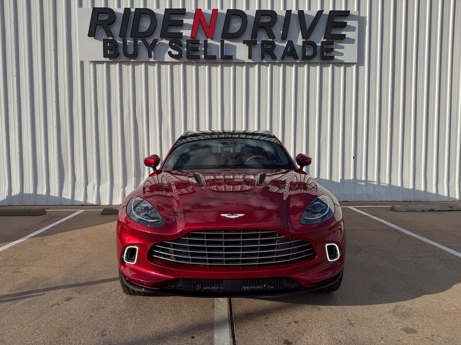 Used 2021 Aston Martin DBX AWD/4WD image 11