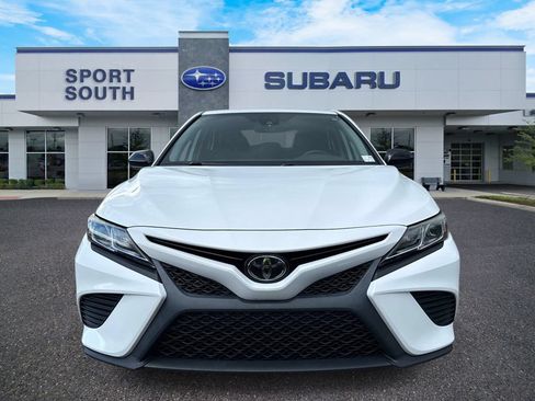Used 2020 Toyota Camry SE FWD image 8