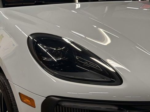 Used 2025 Porsche Macan S AWD/4WD image 17