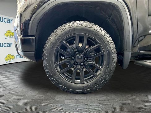 Used 2023 GMC Sierra 1500 AT4 w/ AT4 Premium Package AWD/4WD image 7