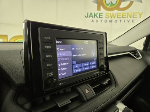 Used 2022 Toyota RAV4 LE AWD/4WD image 19