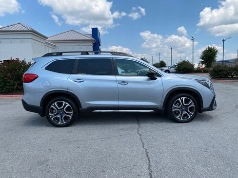 Used 2024 Subaru Ascent Limited AWD/4WD image 8
