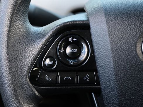 Certified 2022 Toyota Prius LE image 21