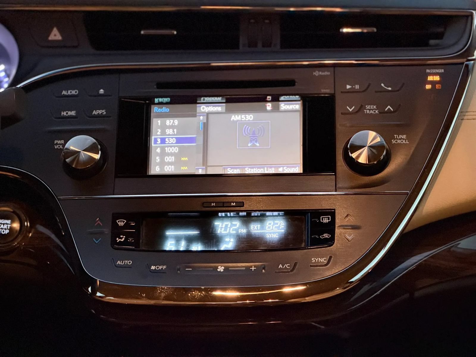 Used 2015 Toyota Avalon XLE FWD image 20