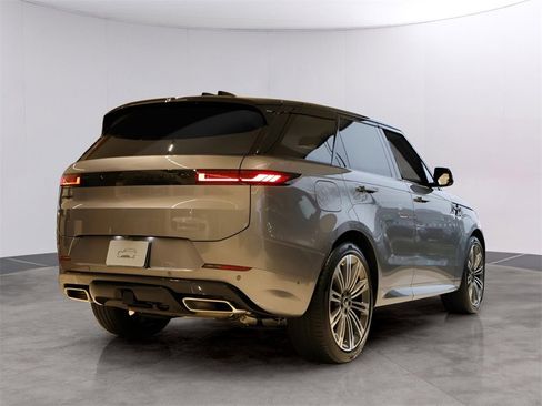 New 2025 Land Rover Range Rover Sport Dynamic SE image 5