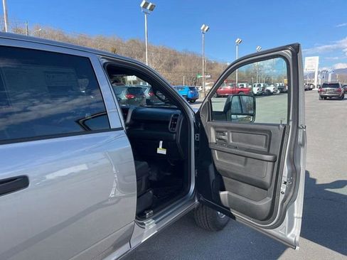 Used 2023 RAM 3500 Tradesman w/ Chrome Appearance Group AWD/4WD image 19