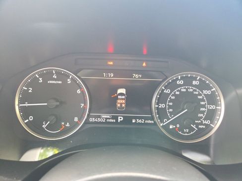 Used 2025 Mitsubishi Outlander SE AWD/4WD image 2