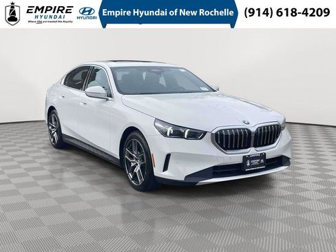 Used 2026 BMW 530i xDrive image 1