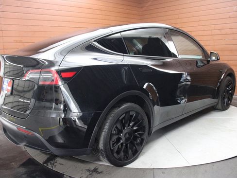 Used 2023 Tesla Model Y Long Range image 54