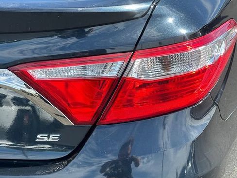 Certified 2017 Toyota Camry SE FWD image 30