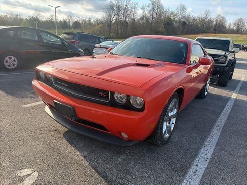 Used 2013 Dodge Challenger R/T image 2