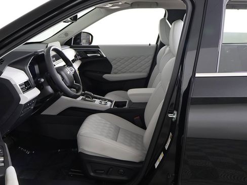 New 2025 Mitsubishi Outlander SEL image 31