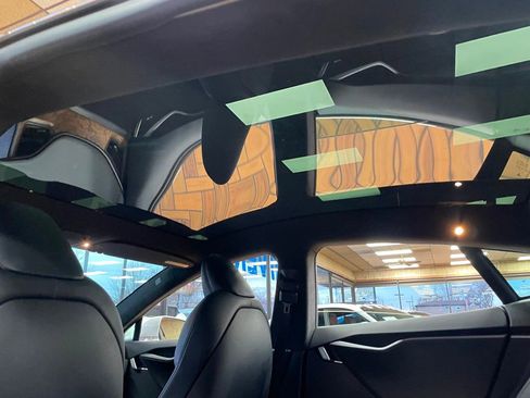Used 2020 Tesla Model S Long Range Plus image 16
