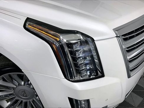 Used 2017 Cadillac Escalade Platinum AWD/4WD image 42