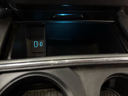 Used 2021 Ford F250 XLT w/ XLT Premium Package AWD/4WD image 24