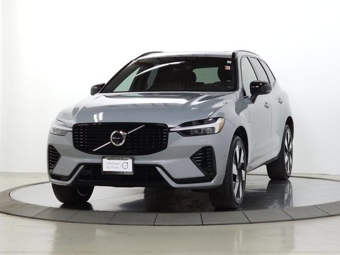 Used 2024 Volvo XC60 T8 Ultimate w/ Protection Package Premier AWD/4WD image 4