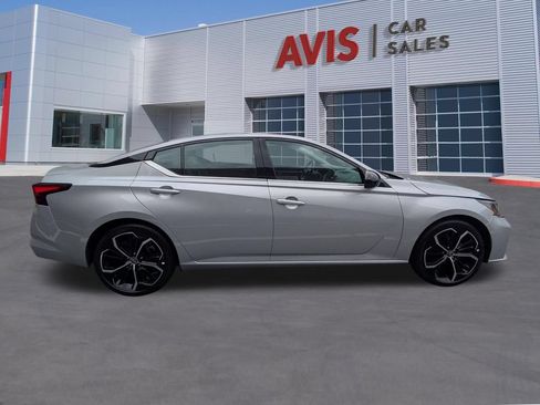 Used 2025 Nissan Altima 2.5 SR FWD image 5