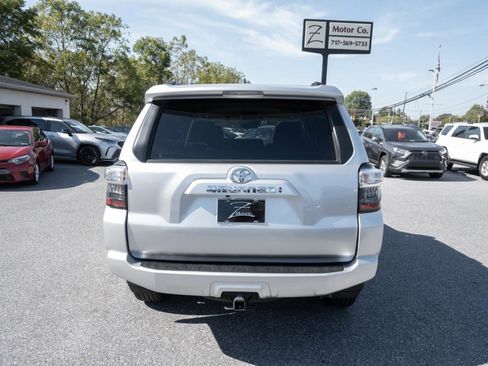 Used 2024 Toyota 4Runner SR5 image 10