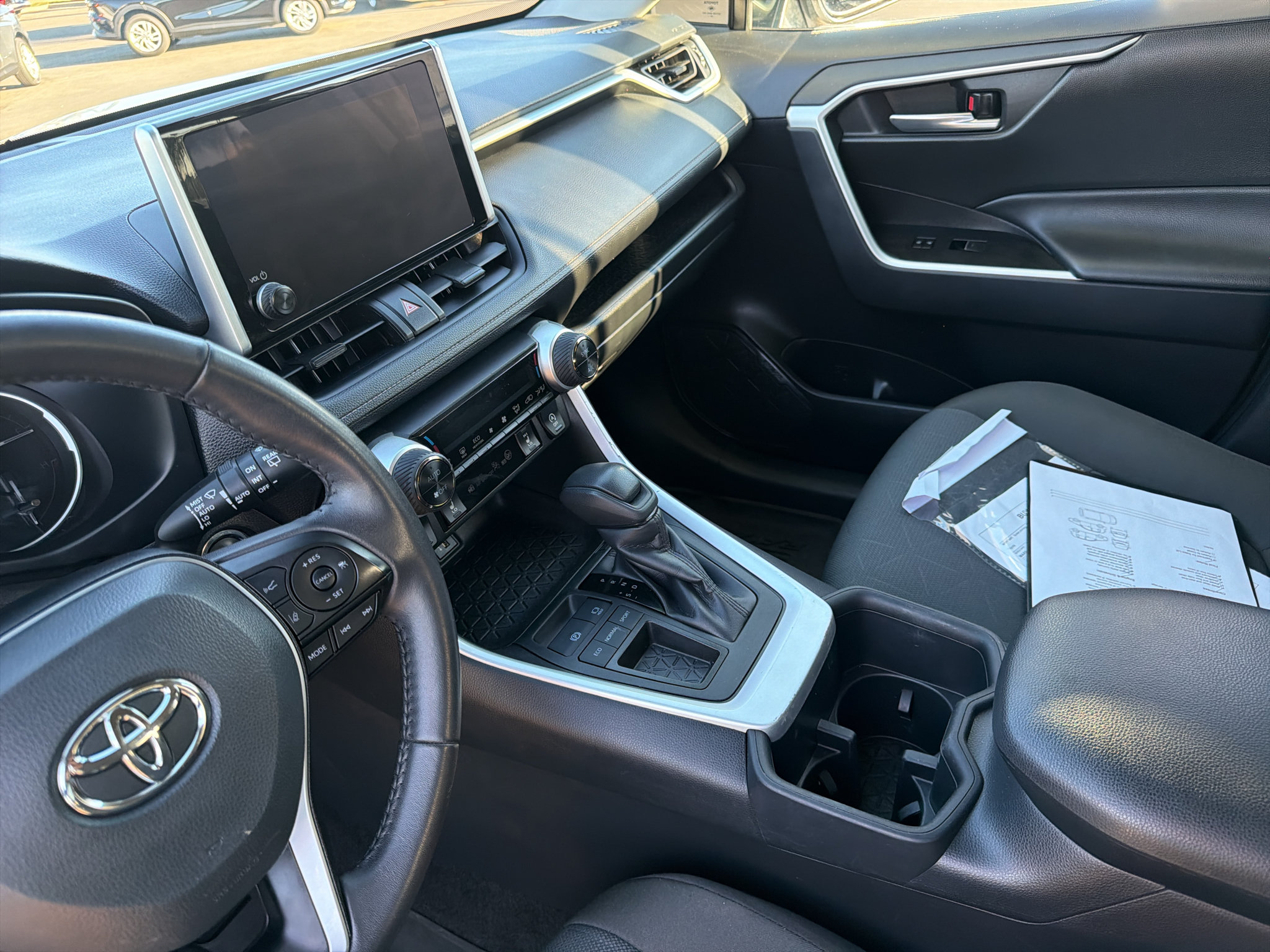 Used 2025 Toyota RAV4 XLE w/ Convenience Package FWD image 9
