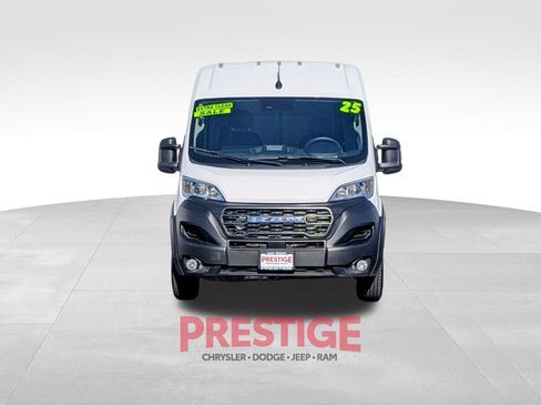 Used 2025 RAM ProMaster 2500 w/ Convenience Group FWD image 3