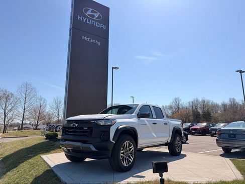 Used 2025 Chevrolet Colorado Trail Boss AWD/4WD image 1