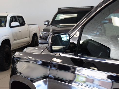 Used 2018 GMC Yukon XL SLT AWD/4WD image 17