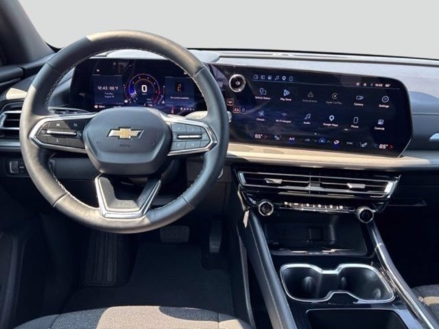 Used 2025 Chevrolet Traverse LT AWD/4WD image 17