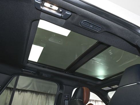 Used 2023 Lincoln Navigator Reserve AWD/4WD image 55