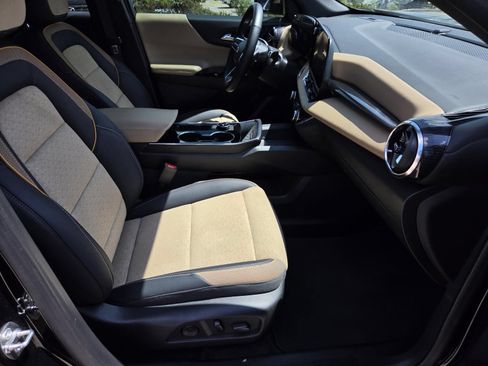 Used 2025 Chevrolet Equinox ACTIV w/ Safety and Technology Package FWD image 14