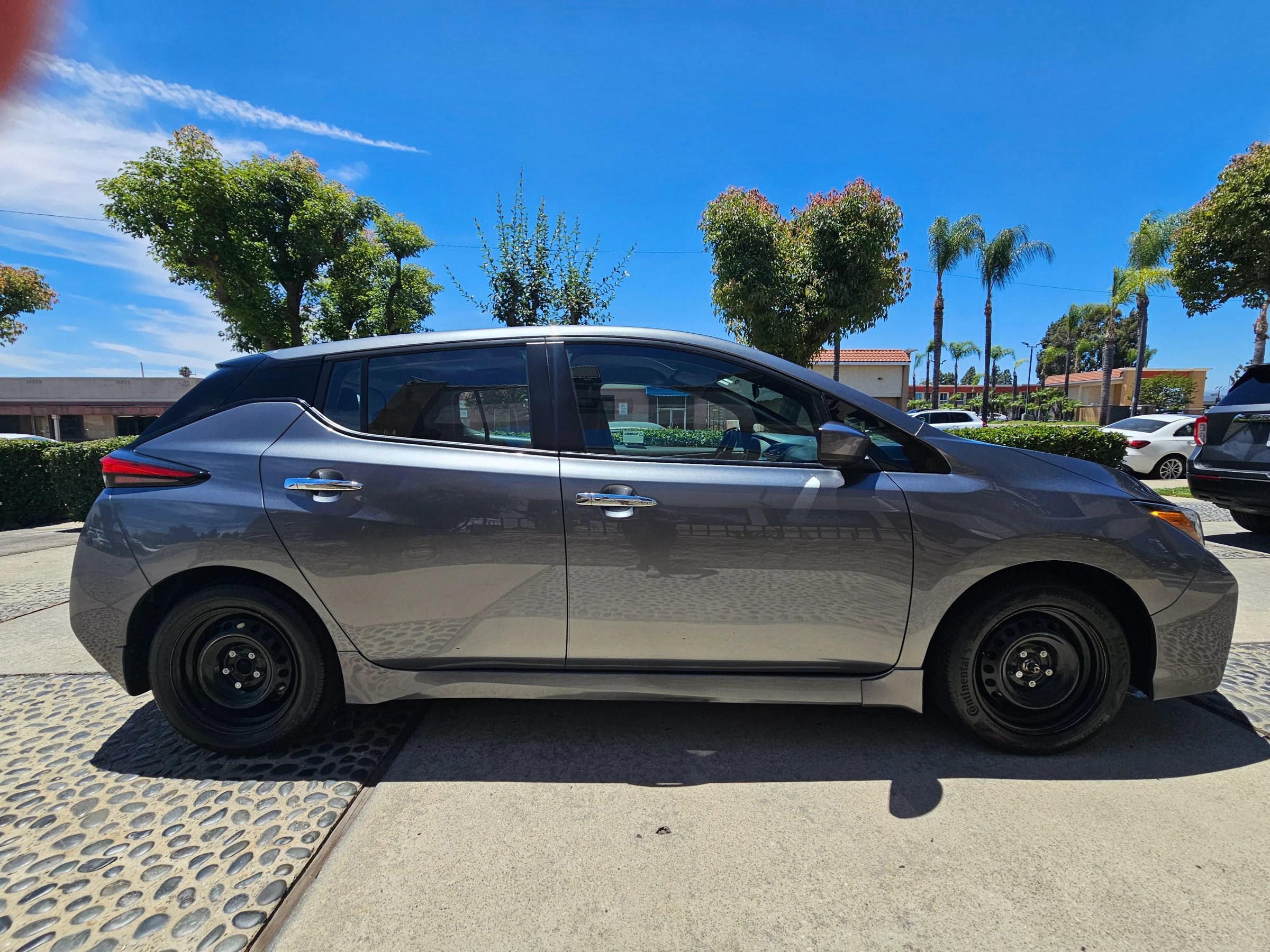 Used 2024 Nissan Leaf S FWD image 4