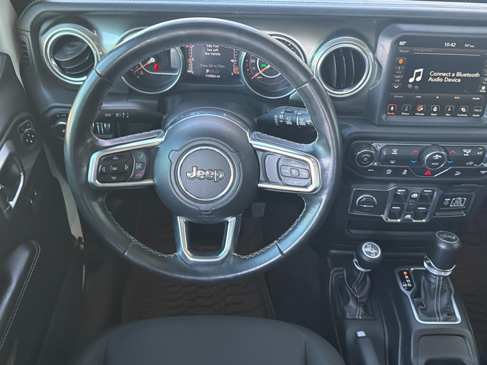 Used 2018 Jeep Wrangler Unlimited Sahara AWD/4WD image 16