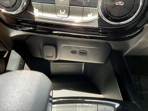 Used 2025 Chevrolet Trax ACTIV FWD image 15