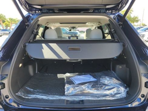 New 2025 Mitsubishi Outlander SE image 9