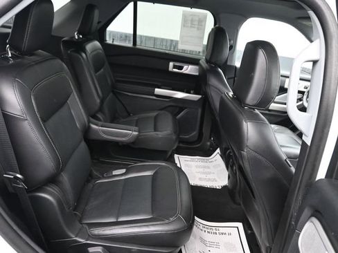 Used 2023 Ford Explorer Limited w/ Limited Technology Package image 8