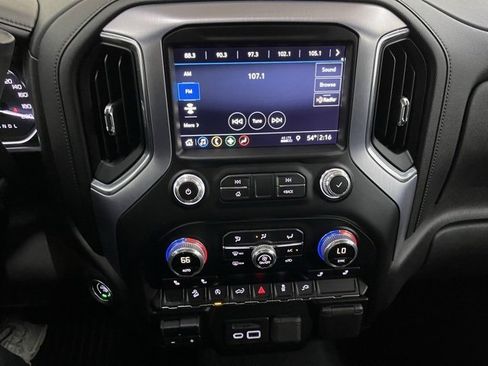 Used 2019 GMC Sierra 1500 SLE image 26