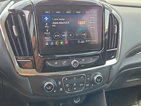 Used 2021 Chevrolet Traverse LT FWD image 14