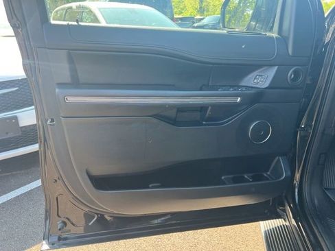 Used 2021 Ford Expedition XLT AWD/4WD image 4