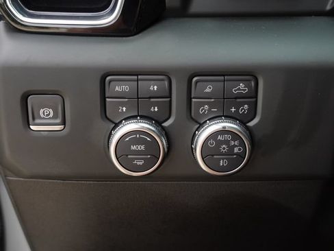 Used 2024 GMC Sierra 2500 Denali Ultimate AWD/4WD image 23