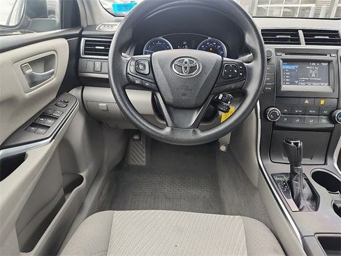 Used 2017 Toyota Camry LE image 9