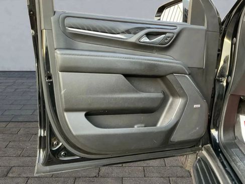 Used 2022 GMC Yukon XL Denali image 10