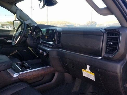 New 2025 GMC Sierra 2500 SLT w/ SLT Premium Package image 12