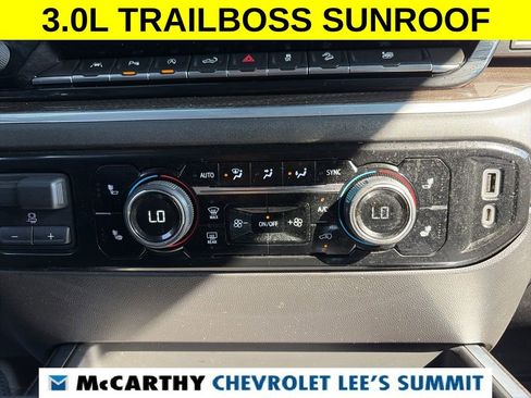Used 2022 Chevrolet Silverado 1500 LT Trail Boss w/ LT Trail Boss Premium Package image 9