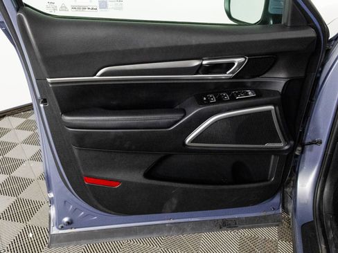 Used 2022 Kia Telluride LX image 32