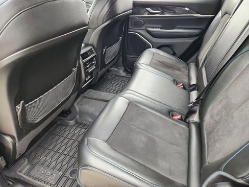 Used 2023 Jeep Grand Cherokee Trailhawk AWD/4WD image 30