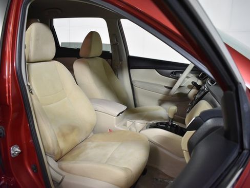 Used 2015 Nissan Rogue SV image 31