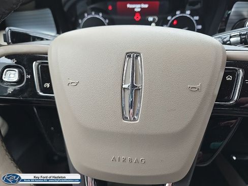 Used 2021 Lincoln Corsair AWD w/ Premium Package image 27