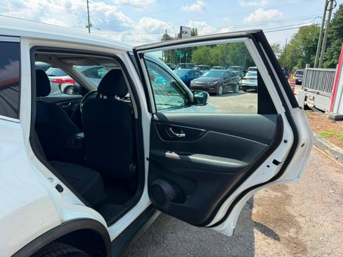 Used 2018 Nissan Rogue S FWD image 14