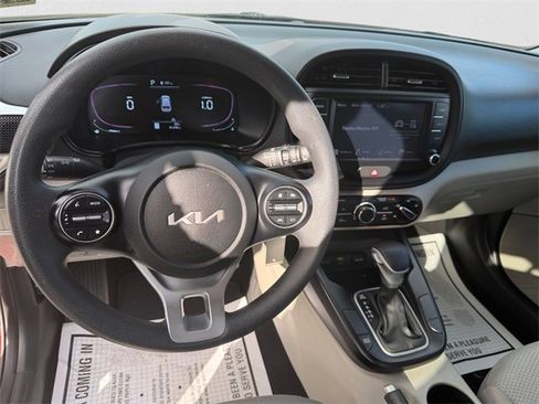 Used 2023 Kia Soul LX image 10