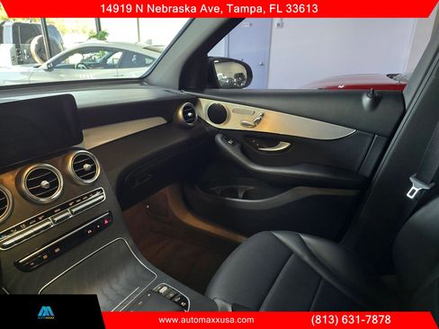 Used 2021 Mercedes-Benz GLC 300 w/ Premium Package image 26