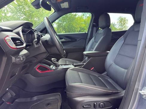 Used 2021 Chevrolet TrailBlazer RS w/ Convenience Package FWD image 2